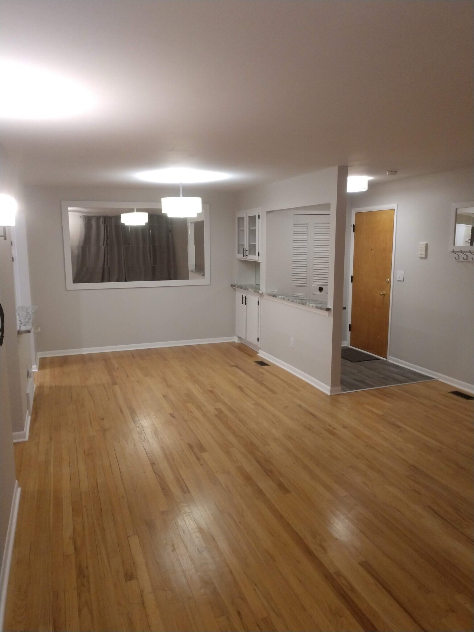Building Photo - 8353 Kennedy Cir
