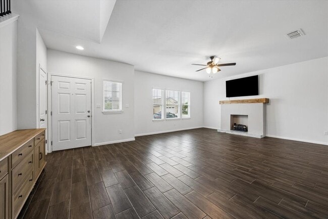 Building Photo - 145 Horsemint Way