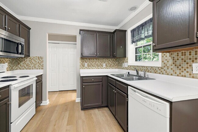 Building Photo - 520 Wyndham Dr