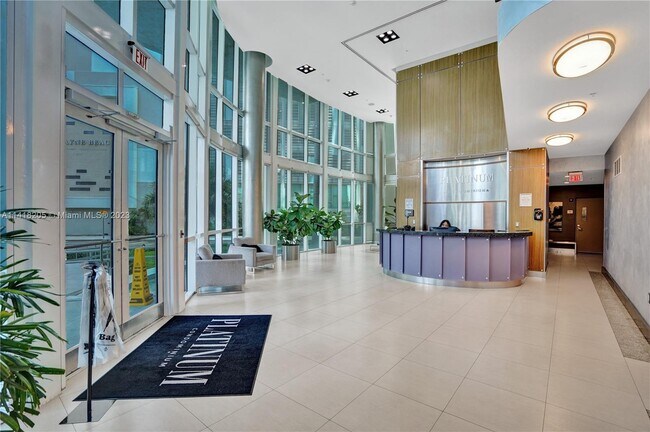 Building Photo - 480 NE 30th St