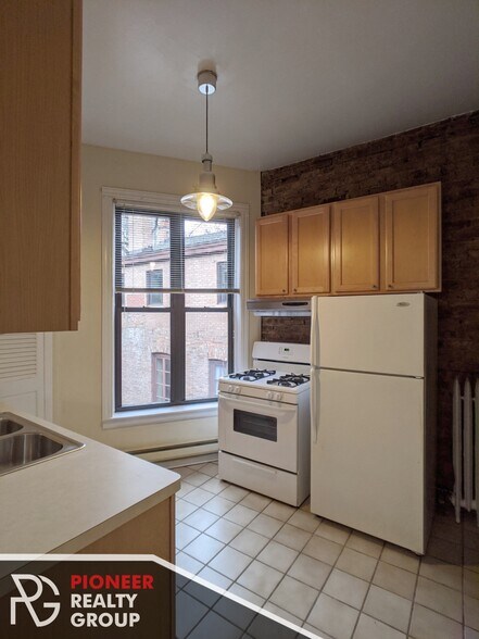 Building Photo - 1224 N Dearborn St