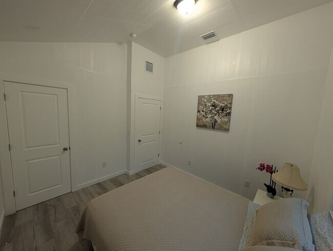 Building Photo - Brand-New ADU in the Heart of Downtown Sarasota!