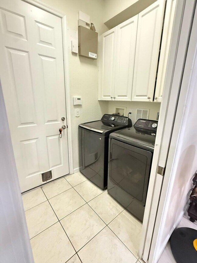 Building Photo - 2891 Cedar Dunes Dr