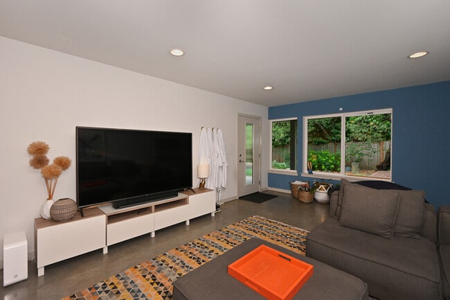Building Photo - 3824 Renton Ave S