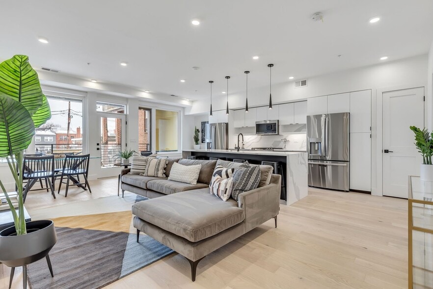 Interior Photo - Viva at Capitol Hill