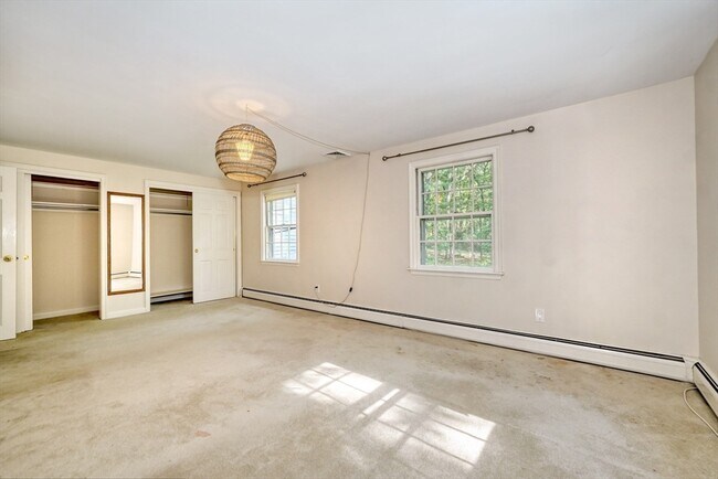 Building Photo - 15 Goose Pond Rd