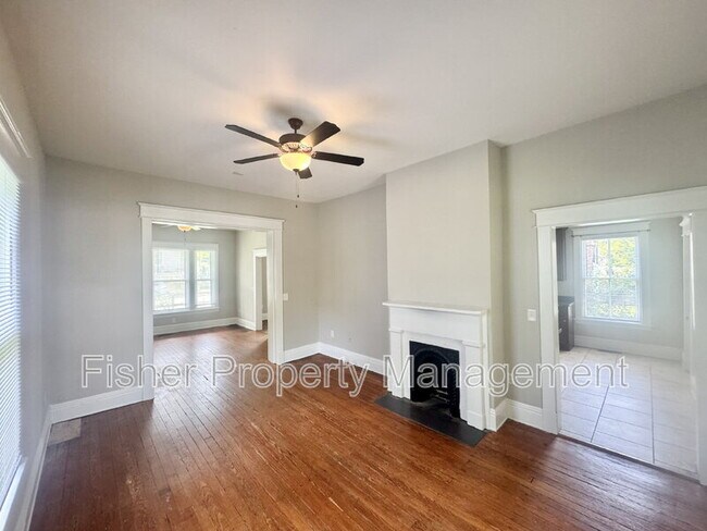 Building Photo - 411 W 26th St