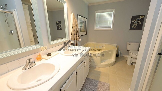 Building Photo - 1610 Marly Dr