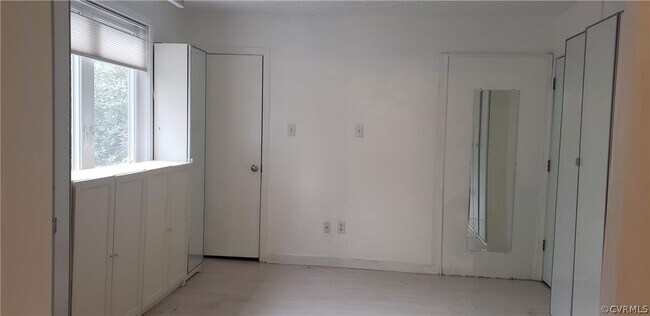 Building Photo - 10001 Redbridge Rd