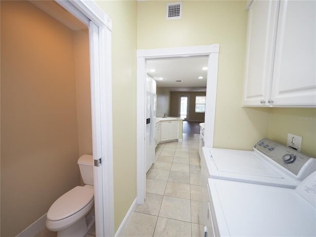 Building Photo - 1648 Napoli Dr W