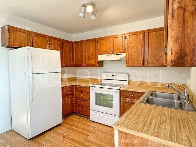 Building Photo - 2142 Baltimore Cir