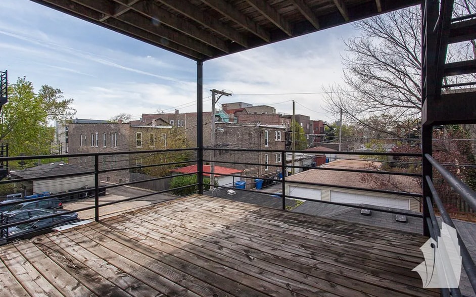 Building Photo - 850 N Wood St