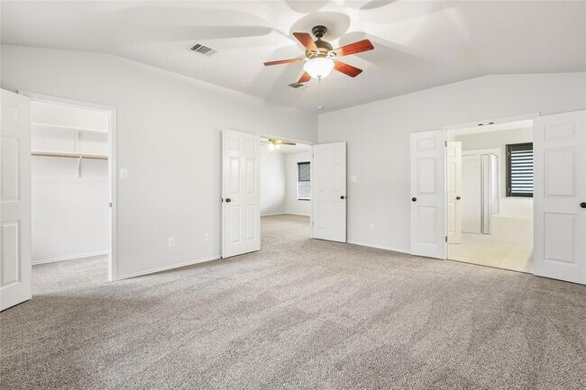 Building Photo - 2604 Stenson Dr