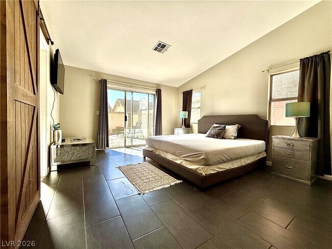 Building Photo - 2033 Riderwood Ave