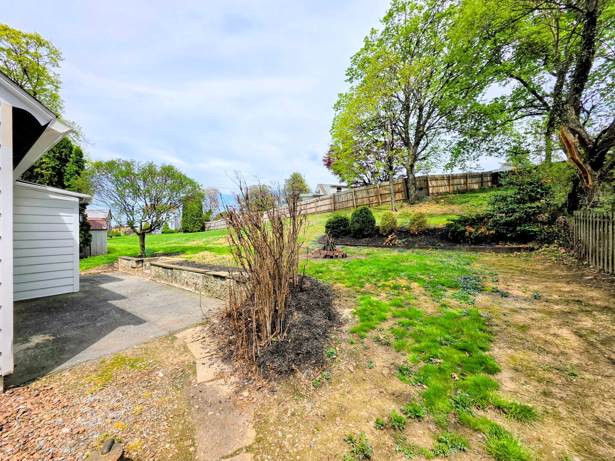 Building Photo - 607 Beaver Valley Pike