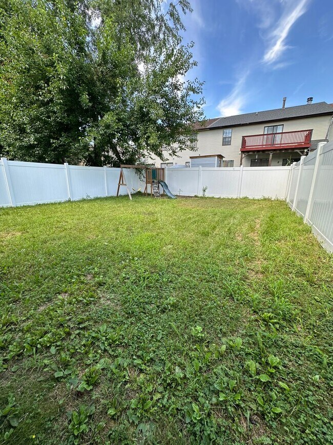 Building Photo - 18 Harrington Ln