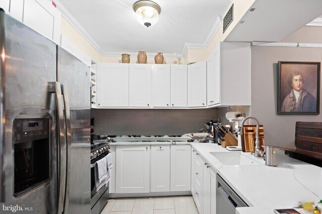 Building Photo - 555 Massachusetts Ave NW