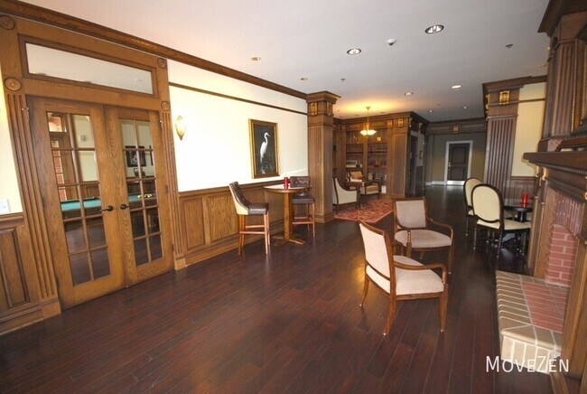 Building Photo - 710 Independence Pl