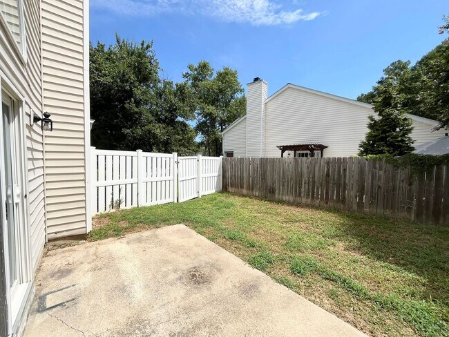 Building Photo - Charming Newly Remodeled 3BD, 2BA Raleigh ...
