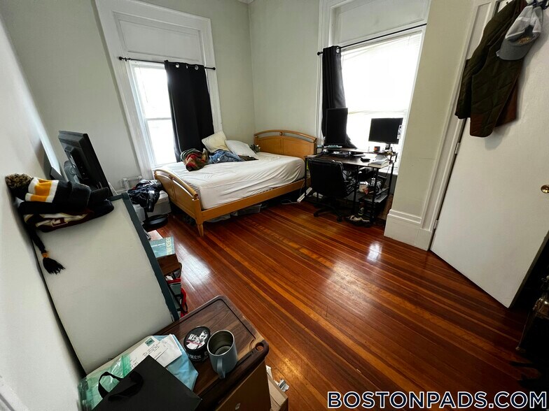 Building Photo - 358 Broadway