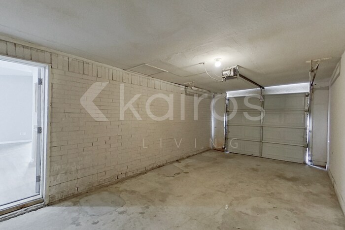 Building Photo - 422 David Dr