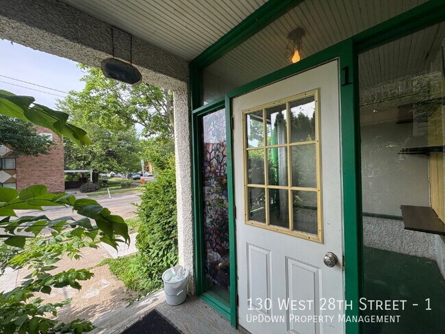 Building Photo - 130 W 28th St