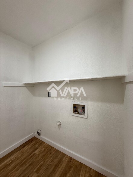 Building Photo - 7915 Oval Meadows