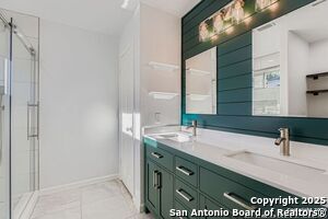 Building Photo - 26023 Indian Clf