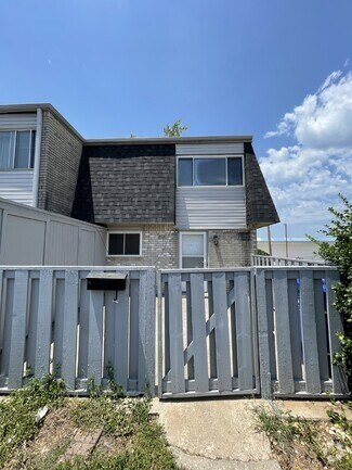 Building Photo - 3-Bed, 2.5 Bath Condo
