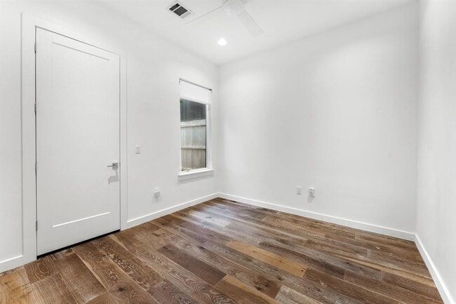 Building Photo - 3812 Wadford St