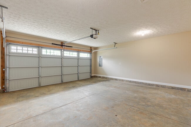 Building Photo - 305 Breckinridge Cir