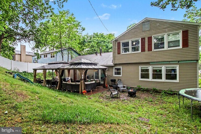 Building Photo - 1405 Peachwood Ln
