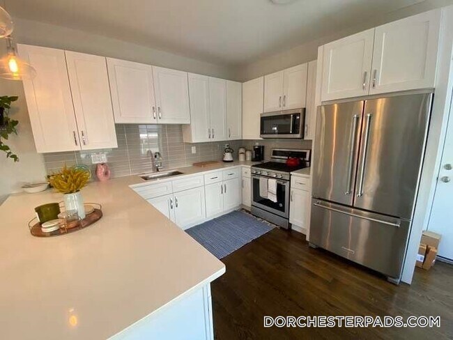 Building Photo - 9 Upham Ave