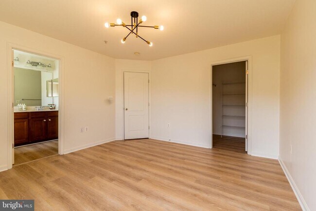 Building Photo - 15304 Pocopson Creek Way
