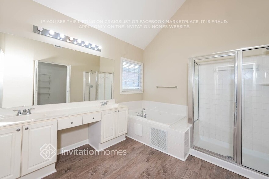 Building Photo - 2363 Dover Ln