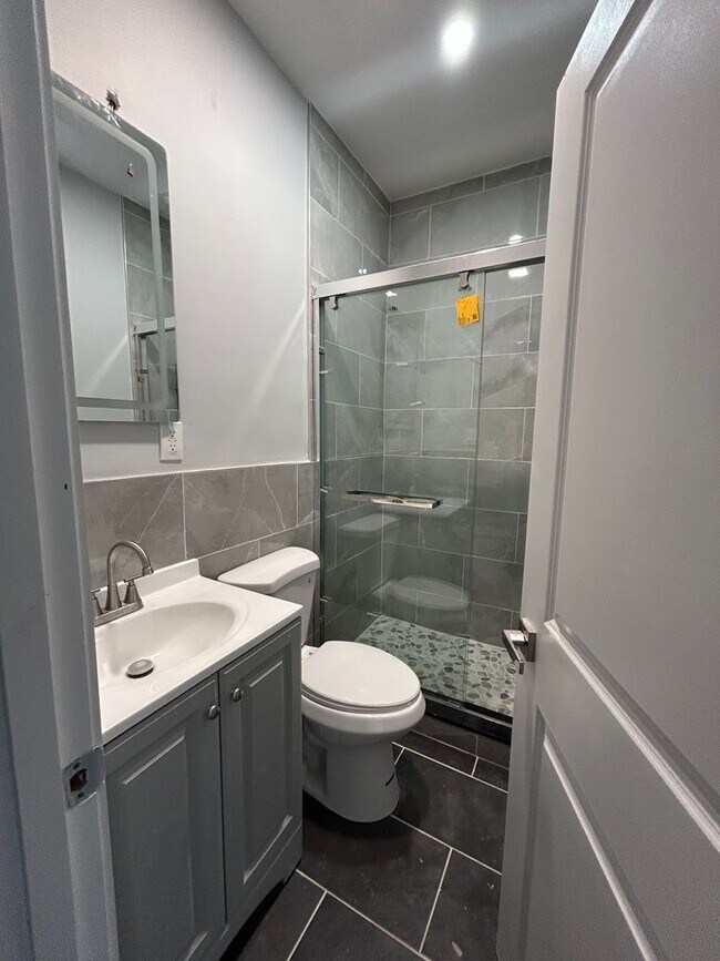 Building Photo - 430 Dickinson St