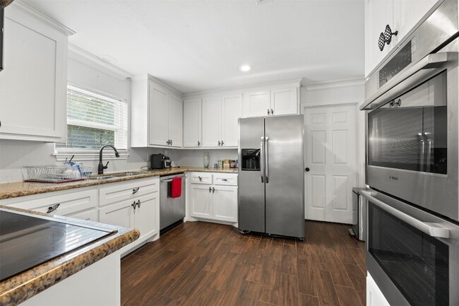 Building Photo - 10507 Cypresswood Dr