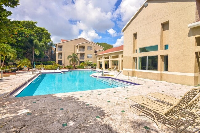 Building Photo - 1845 Palm Cove Blvd