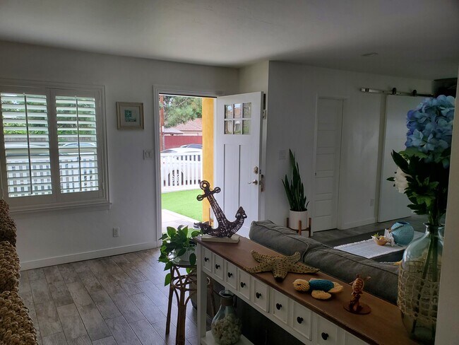 Building Photo - 755 2nd St