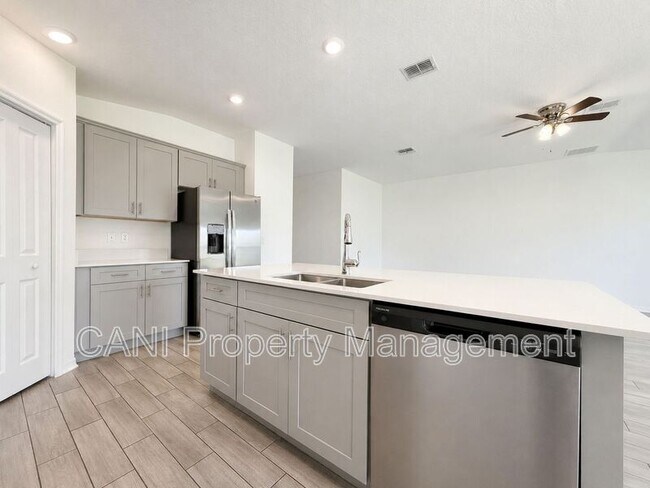 Building Photo - 1100 Sand Trap Ct