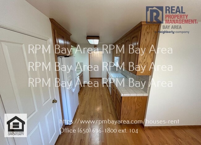 Building Photo - Spacious and Classic Home in Sunnyvale 3BD...