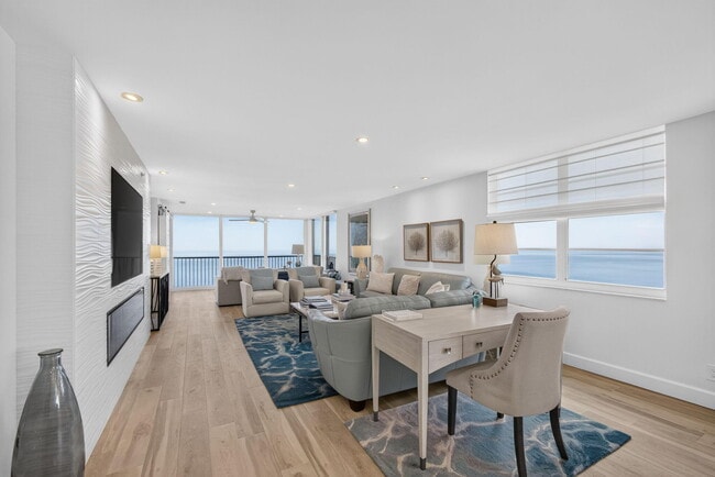 Building Photo - 840 Ocean Dr