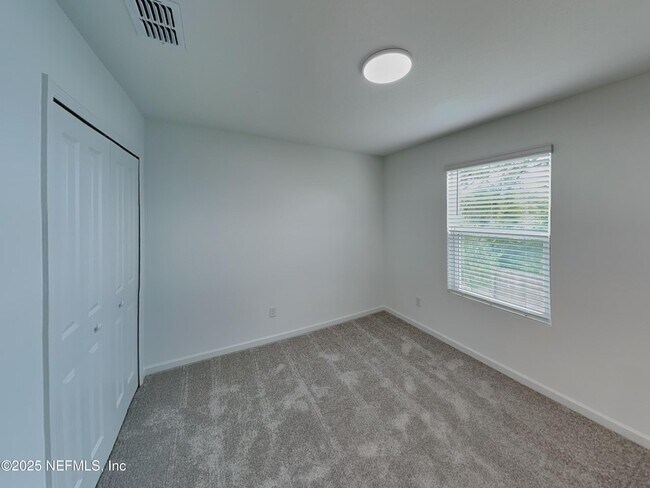 Building Photo - 590 Holly Lks Dr