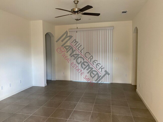 Building Photo - Beautiful home in Cameron Court community