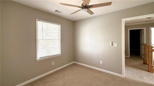 Building Photo - 1735 Ridgefield Dr