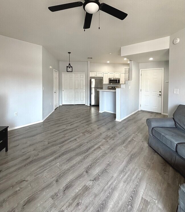 Building Photo - 10410 N Cave Creek Rd