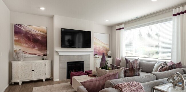 Building Photo - Spacious 5-bedroom, 3.5-bath in Tahoma Ridge Community