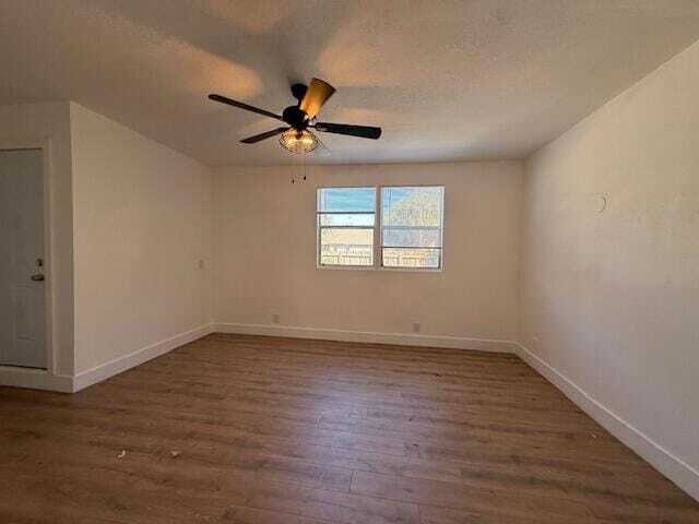 Building Photo - 904 4th St