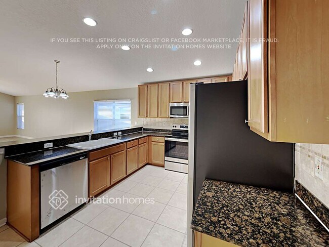 Building Photo - 35001 Meadow Reach Dr