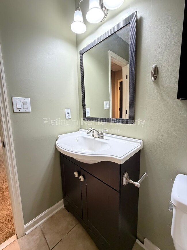 Building Photo - 2063 Winsburg Dr